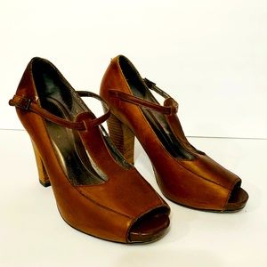 Banana Republic Women's Pump Peep Toe